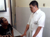 Pelaku diperiksa oleh petugas dari Polresta Denpasar dan Polsek Kuta Selatan - foto: Istimewa