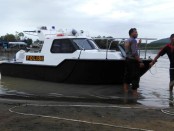 Kapal speed boat 85 PK bantuan Mabes Polri untuk Sat Polair Polres Kebumen - foto: Sujono/Koranjuri.com