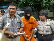 Nofiansyah (24) asal Bima yang merupakan pelaku pencurian kendaraan bermotor dengan modus mengambil sepeda motor saat kuncinya nyantol - foto: Suyanto