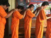 Lima orang tersangka pengedar narkoba yang diamankan Satuan Reserse Narkoba Polresta Denpasar - foto: Istimewa