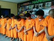 Para tersangka penyalahguna narkoba digelandang di Polresta Denpasar - foto: Istimewa