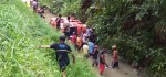 Mikro Bus Angkut Pelajar Terjun ke Sungai, Tak Ada Korban Jiwa