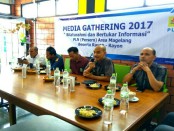 Media Gathering PLN (Persero) Area Magelang dan Rayon-rayon, dengan media di Purworejo, Selasa (15/8) di Jackman Coffee - foto: Sujono/Koranjuri.com