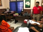 Andika Akbar (23) akhirnya ditangkap polisi setelah melakukan sex abused kepada M (14) seorang perempuan pelajar - foto: Istimewa
