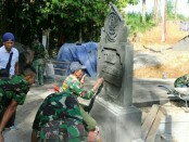 Pembuatan tugu peringatan TMMD Ke-101 di Desa Pangsan, Kecamatan Petang, Kabupaten Badung - foto: Istimewa
