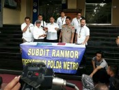 Polda Metro Jaya mengekspose kasus insiden peluru nyasar yang menembus ruangan kantor DPR RI - foto: Bob/Koranjuri.com