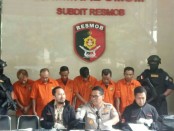 Resmob Polda Metro Jaya menangkap penipu kelompok Sindrap dengan modus via telepon dengan menirukan suara orang lain - foto: Bob/Koranjuri.com