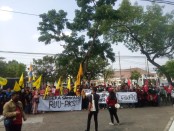 Keterangan foto: Massa aksi demo Aliansi Masyarakat Dukung RUU PKS di depan gedung DPRD Kota Solo, mendesak keseriusan DPR Dan Pemerintah. /foto: istimewa