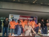 Subdit Jatanras Ditreskrimum Polda Metro Jaya akhirnya menangkap 6 orang pelaku pencurian barang di kawasan Bandara Soekarno Hatta, Tangerang - foto: Bob/Koranjuri.com