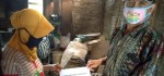 Warga Miskin di Desa Krandegan Terima Bantuan Langsung Cair