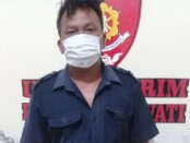 Pelaku pencurian tabung gas, I Dewa Putu Rai (47) saat diamankan di Mapolsek Sukawati - foto: Catur/Koranjuri.com