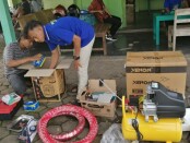 Bantuan alat dan spare part untuk rintisan usaha, yang dikelola kelompok peserta program PKW (Pendidikan Kecakapan Wirausaha) - foto: Sujono/Koranjuri.com