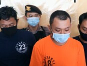 Tiga dari lima pelaku judi dadu koprok dalam angkot yang diamankan Satreskrim Polres Purworejo - foto: Sujono/Koranjuri.com