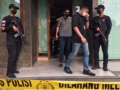 2 pelaku diamankan dalam penggerebekan pabrik sabu-sabu di perumahan Taman Cendana Golf, Kelapa Dua, Tangerang, Banten pada Rabu (1/9/2021) - foto: Istimewa