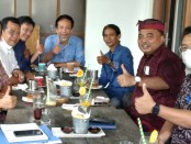 Pertemuan pengurus SMSI Bali bersama tim dari Kantor Perwakilan Bank Indonesia Provinsi Bali dalam agenda kegiatan workshop pengelolaan media online - foto: Istimewa