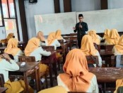 Untuk meningkatkan karakter religius siswa, SMK Batik Purworejo mengadakan kegiatan Pesantren Kilat, Rabu (20/04/2022) - foto: Sujono/Koranjuri.com