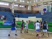 Kejuaraan bola basket kategori U-19 dan U-23 yang digelar Himpunan Mahasiswa Program Studi Pendidikan Jasmani Kesehatan dan Rekreasi Universitas PGRI Mahadewa Indonesia (UPMI) Bali 14-15 Mei 2022 - foto: Koranjuri.com