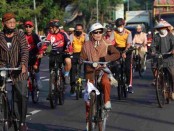 Fun Bike dan jalan santai mewarnai peringatan Hari Bhayangkara ke 76 Polres Purworejo, Minggu (19/06/2022) - foto: Sujono/Koranjuri.com