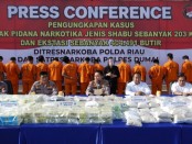 Barang bukti narkoba jenis sabu-sabu dan ekstasi yang diamankan Polda Riau - foto: Istimewa