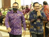 Wakil Gubernur Bali Tjokorda Oka Artha Ardhana Sukawati (kanan) bersama Ketua DPRD Bali Nyoman Adu Wiryatama pada Rapat Paripurna ke-29 Masa Persidangan III Tahun Sidang 2022, Jumat, 9 September 2022 - foto: Istimewa