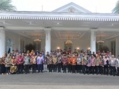 Wakil Gubernur Bali Prof. Tjokorda Oka Artha Ardhana Sukawati menghadiri Pencanangan Reformasi Birokrasi Tematik di Istana Wakil Presiden RI Jakarta Pusat, Senin (5/12/2022) - foto: Istimewa