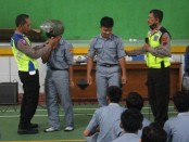 Kegiatan 'Police Goes to School' yang dilakukan Satlantas Polres Kebumen, Kamis (19/01/2023), di SMKN 2 Kebumen - foto: Koranjuri.com