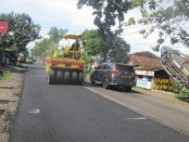 Pekerjaan paket rehabilitasi jalan Bener-Maron-Purworejo, kini sudah PHO - foto: Koranjuri.com
