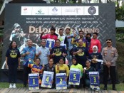 Menparekraf Sandiaga Uno foto bersama para pemenang BOB Downhill 2023 - foto: Koranjuri.com