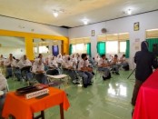 Para siswa SMK Kesehatan Purworejo saat mengikuti sosialisasi dan pendidikan politik dari PPK Kecamatan Purworejo, Sabtu (10/06/2023) - foto: Koranjuri.com