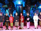 Gubernur Bali Wayan Koster bersama Menteri Kesehatan Budi Gunadi Sadikin menutup Pesta Kesenian Bali (PKB) Ke-45 dan membuka Festival Seni Bali Jani (FSBJ) ke-5 di Taman Budaya Bali, Minggu (16/7/2023) - foto: Istimewa