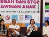 Dialog pencegahan perkawinan anak yang diselenggarakan di RRI Denpasar oleh LSM Bali Sruti menggandeng 10 organisasi peduli perempuan dan anak - foto: Koranjuri.com