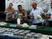 Tim Subdit 3 Ditresnarkoba Polda Metro Jaya mengamankan 36 kg sabu-sabu dalam kemasan kopi impor - foto: Istimewa
