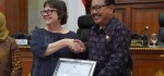 Australia Serahkan Hibah Vaksin Anti Rabies ke Pemerintah Provinsi Bali