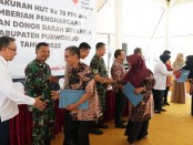 100 pendonor darah sukarela terima penghargaan dari PMI Kabupaten Purworejo, Sabtu (16/09/2023), dalam rangka peringatan HUT PMI ke 78 - foto: Koranjuri.com