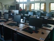 Salah satu ruang UNBK di SMA Negeri 1 Denpasar - foto: Koranjuri.com