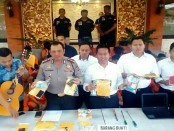 Sejumlah barang bukti selama operasi Sikat Agung 2017 yang dilancarkan Polresta Denpasar - foto: Istimewa
