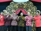 Kelompok masyarakat di empat Kecamatan Kota Denpasar menggelar deklarasi mendukung pasangan Koster-Ace - foto: Istimewa
