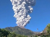 Letusan freatik Gunung Merapi di Kabupaten Magelang, Jawa Tengah, Jumat, 11 Mei 2018 pagi - foto: Istimewa