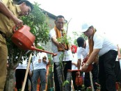 32.000 pohon ditanam secara serentak di seluruh Indonesia pada peringatan Hari Lingkungan Hidup (HLH) Sedunia 5 Juni 2018 - foto: Istimewa