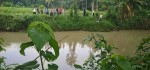 Terpeleset, Bocah SMP Hanyut di Sungai