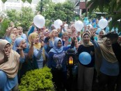 Komunitas Emak-emak pendukung Prabowo-Sandi di Bali mengadakan senam bersama - foto: Koranjuri.com