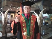 Rektor IKIP PGRI Bali,  Dr. Made Suarta, SH., M.Hum - foto: Koranjuri.com
