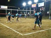 121 tim bola voli bertanding di Turnamen Bola Voli Putra Desa “Bintang Timur Cup 2019” di Desa Gintungan, Kecamatan Gebang, Kabupaten Purworejo - foto: Sujono/Koranjuri.com