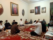 Suasana duja di rumah kediaman Presiden Joko Widodo di Sumber, Solo - Foto: Koranjuri.com