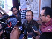 Gubernur Bali Wayan Koster bersama Wagub Tjokorda Oka Artha Ardhana Sukawati usai menghadiri Rapat Paripurna Ke-5 DPRD Provinsi Bali, Jumat, 13 Maret 2020 - foto: Istimewa