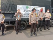 Polda Metro Jaya membagikan ribuan paket sembako untuk masyarakat DKI Jakarta untuk membantu warga menghadapi wabah pandemi covid-19, Selasa, 21 April 2020 - foto: Istimewa