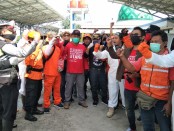MTR bersama para relawan, TNI dan Polri foto bersama - foto: Koranjuri.com