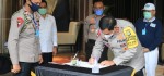 Yayasan Budha Tzu Chi Indonesia dan BNPT Serahkan Perlengkapan Covid-19 ke Polda Metro Jaya