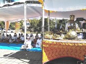 Bersama Parisadha Hindu Dharma Indonesia (PHDI) Pusat dan PHDI Bali serta Maha Gotra Pasek Sanak Sapta Rsi (MGPSSR, kampus ITB STIKOM Bali menggelar doa bersama 'Shanti Puja Samgraha', Kamis, 2 Juli 2020 - foto: Koranjuri.com