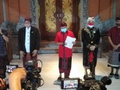 Gubernur Bali Wayan Koster mengumumkan keluarnya regulasi baru yakni,  Pergub Nomor 25 Tahun 2020 tentang Perlindungan Pura, Pretima dan Simbol Keagamaan, Jumat, 10 Juli 2020 - foto: Koranjuri.com